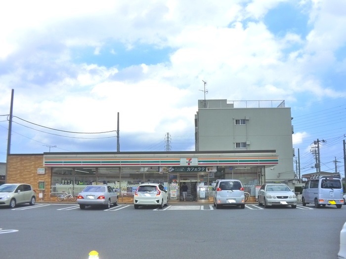 コンビニ　セブンイレブン（コンビニ）まで217m