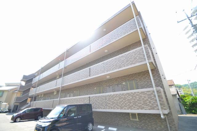 建物外観　東部流通団地に近く矢野駅・坂駅ともに徒歩圏内です