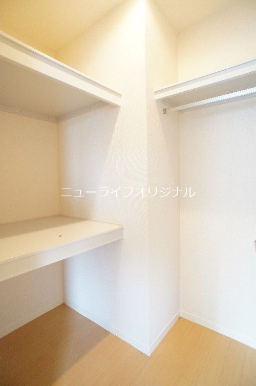 収納　収納ケースもそのまま入れられるウォ―クインクローゼットです。