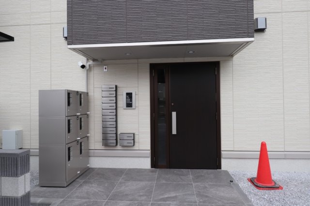 エントランス　オートロック付きのエントランスです★
