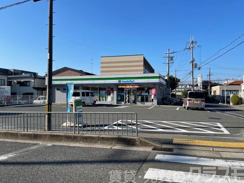 コンビニ　ファミリーマート堺鳳西町店（コンビニ）まで225m