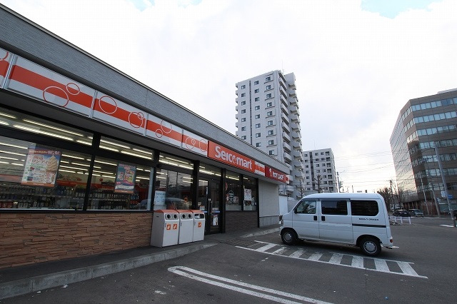コンビニ　セイコーマート菊水8条店（コンビニ）まで170m