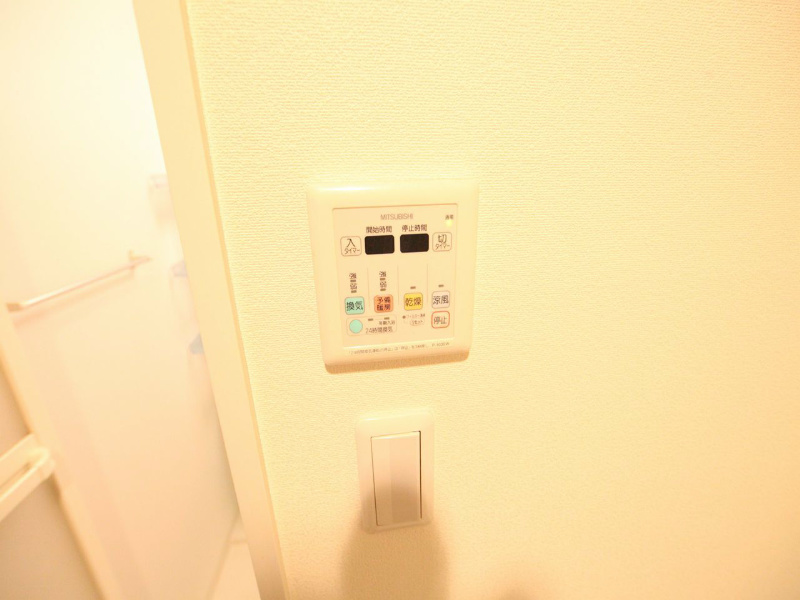 その他設備　浴室暖房乾燥機付