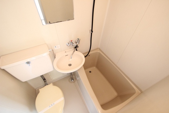 バス・シャワールーム　※別のお部屋です