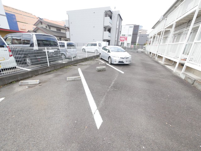 駐車場　★舗装された駐車場がございます★