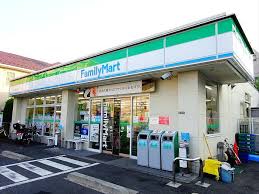 コンビニ　ファミリーマート 松原六丁目店（コンビニ）まで687m