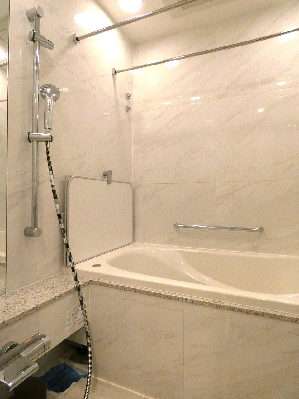 バス・シャワールーム　バス※別部屋参考写真