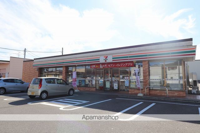 コンビニ　セブンイレブン（コンビニ）まで696m