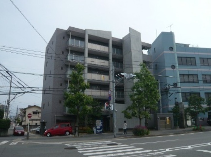建物外観　40平米の広々1LDKの物件です！