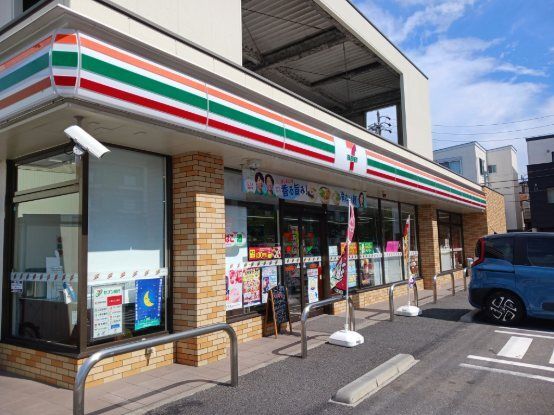 コンビニ　セブンイレブン（コンビニ）まで450m