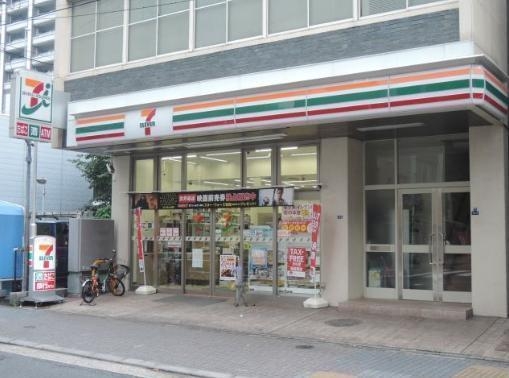 コンビニ　セブンイレブン浜松町2丁目店（コンビニ）まで205m