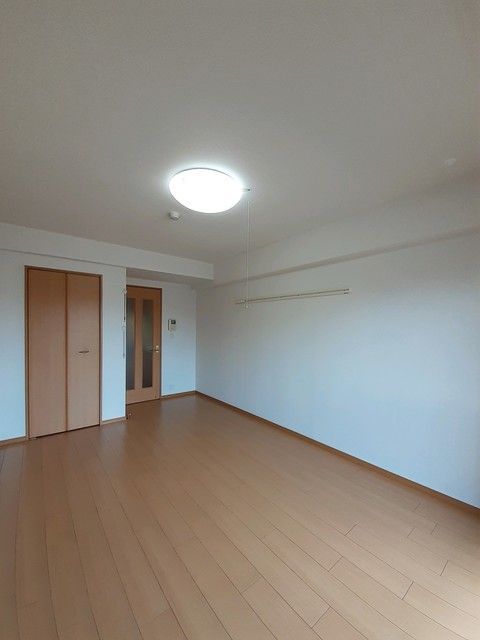 居室・リビング　☆明るい洋室☆