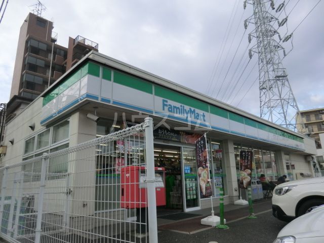 コンビニ　ファミリーマート白鳥４丁目（コンビニ）まで590m