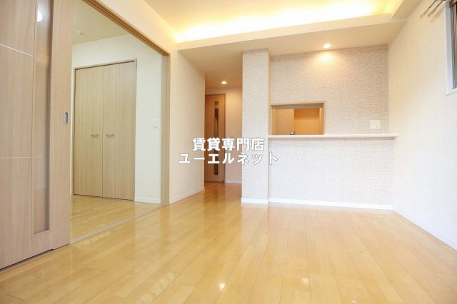 居室・リビング　ゆったりとくつろげる、落ち着きのある居室空間です
