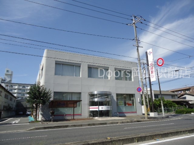 銀行　中国銀行東古松支店（銀行）まで581m