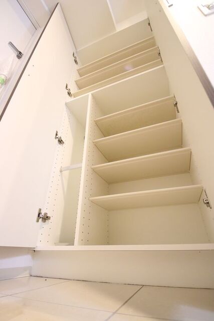 玄関　※別のお部屋の参考写真です