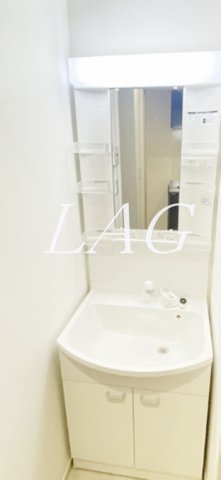 洗面設備　独立洗面台です。（同仕様設備です。）