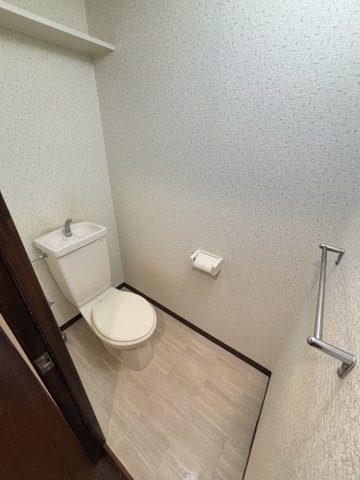 エクレールイースト西新のトイレ写真