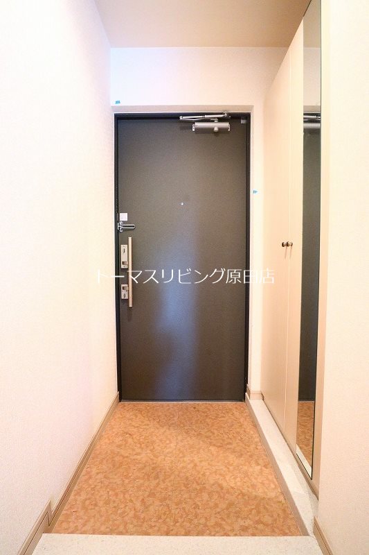 玄関　102号室写真