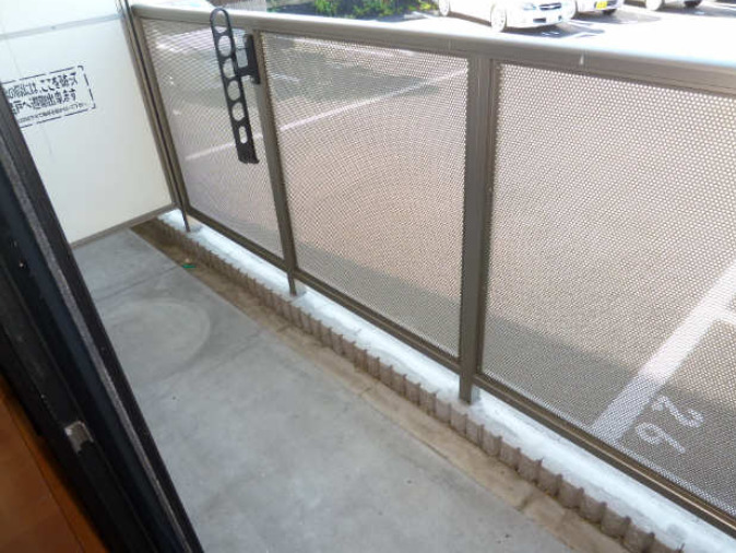 バルコニー　写真は別居室のものです。