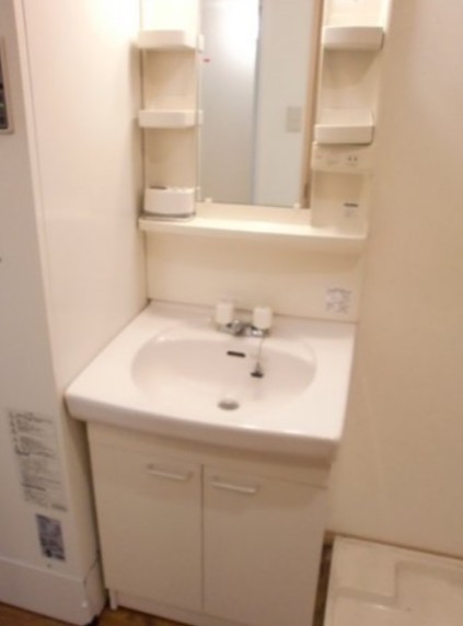 洗面設備　別部屋参照写真