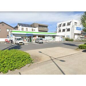 コンビニ　ファミリーマート辰巳町店（コンビニ）まで327m