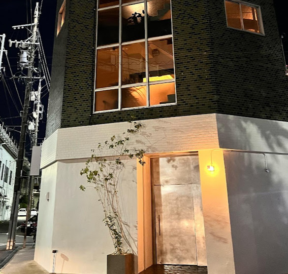 飲食店　YAAB THAI en CASA(ヤーブ タイ エン カー（飲食店）まで154m