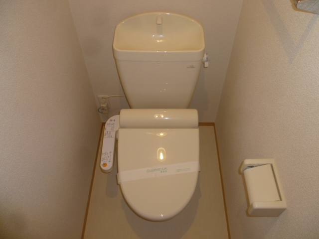 トイレ　別部屋モデル写真