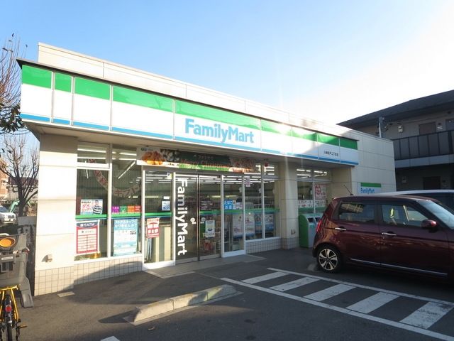 コンビニ　ファミリーマート川崎坂戸二丁目店（コンビニ）まで686m