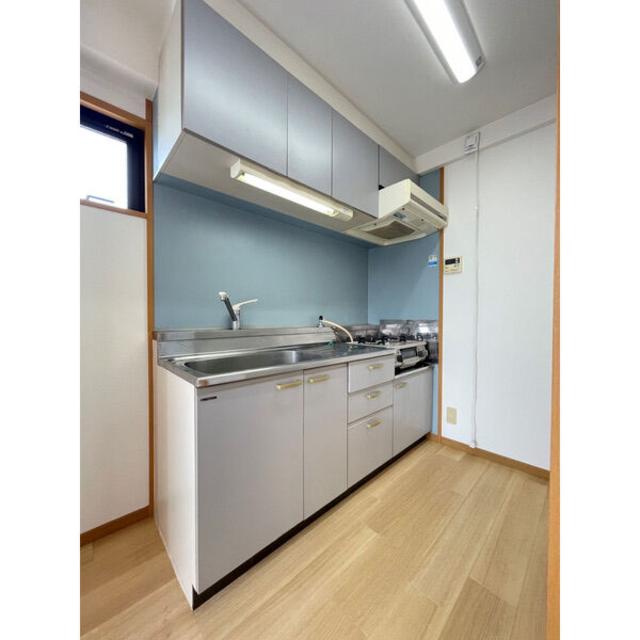 キッチン　同タイプ（反転）のお部屋の写真です