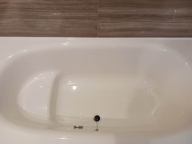 HILARIOUS IIIの風呂写真