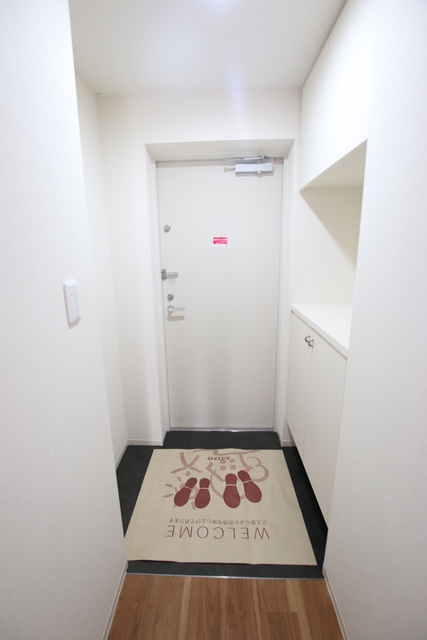 玄関　玄関※同タイプ、参考写真。