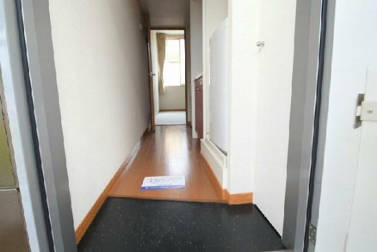 レオパレス南長崎IIの玄関写真