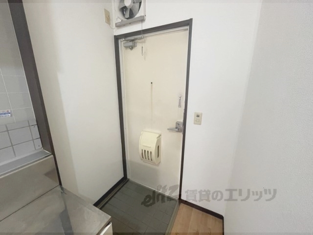 パークプラザAの玄関写真