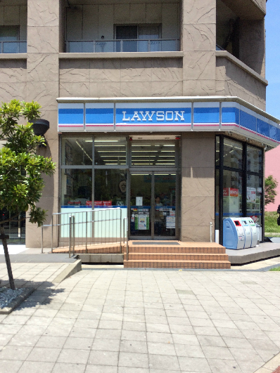 コンビニ　ローソン 福岡港一丁目店（コンビニ）まで53m