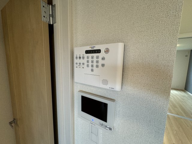 セキュリティ　ファミリーマートまで750m