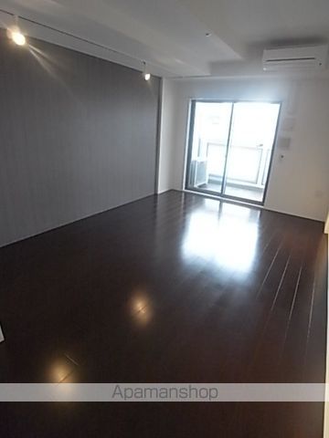セレニテ本町エコートの居間写真