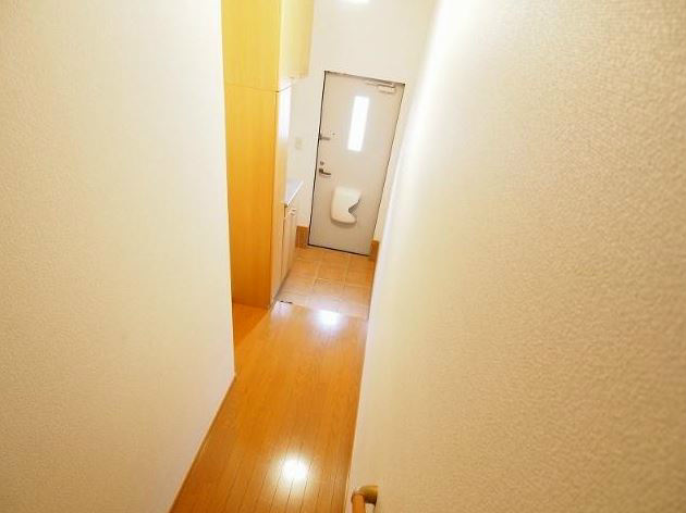 玄関　シューズボックス付きの玄関です。