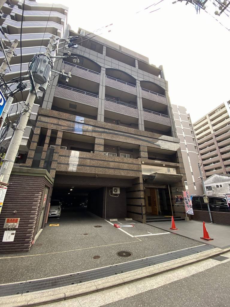 建物外観　正面☆外観