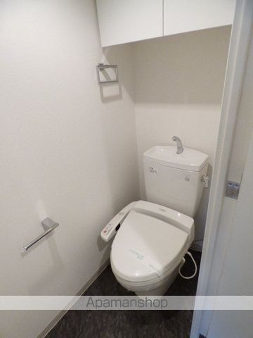 地下鉄御堂筋線 新大阪駅 徒歩8分 15階建 築20年のトイレ写真