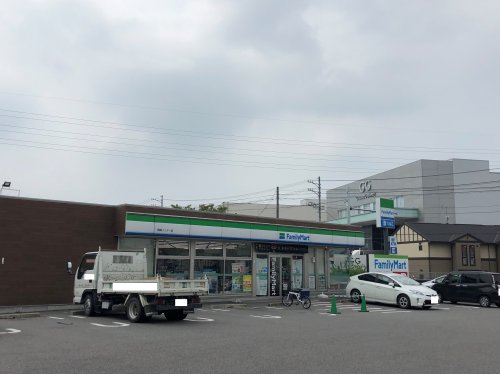 コンビニ　ファミリーマート 岡崎インター店（コンビニ）まで795m
