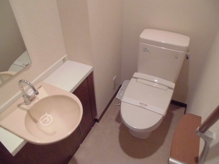 GRANCEED寿のトイレ写真