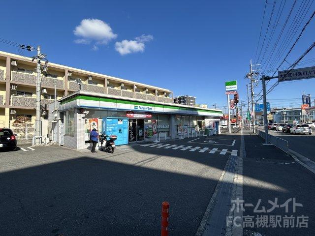 コンビニ　ファミリーマート 高槻古曽部店（コンビニ）まで184m