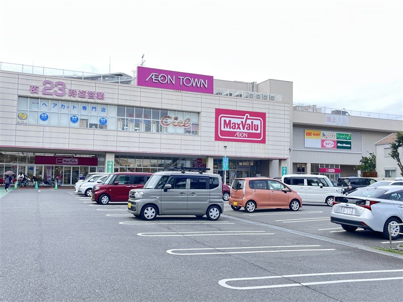ショッピングセンター　マックハウスイオンタウン田無芝久保店（ショッピングセンター）まで435m