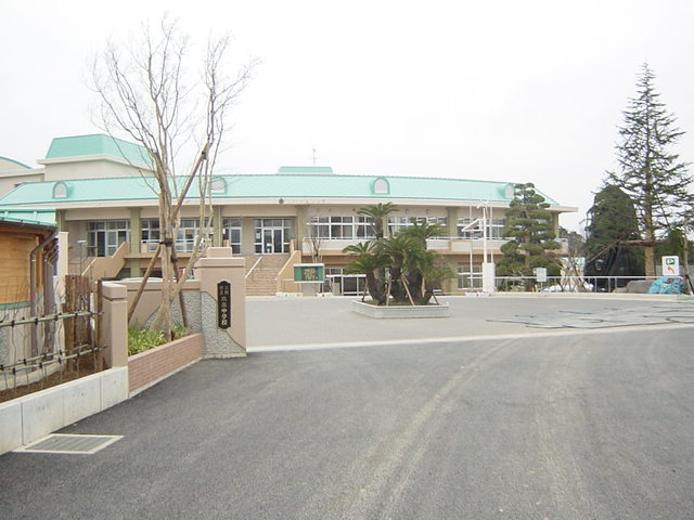 中学校　大村市立玖島中学校（中学校）まで1964m