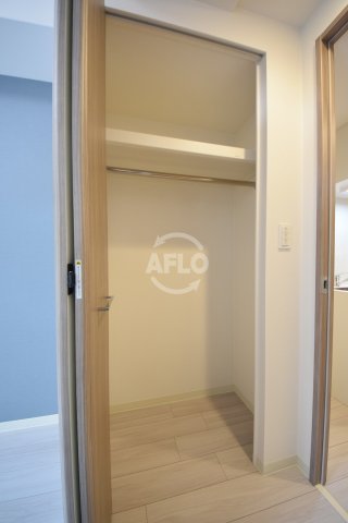収納　プレサンス谷町九丁目ディセオ　クローゼット