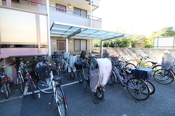 京王井の頭線 三鷹台駅 徒歩23分 3階建 築31年の外観写真