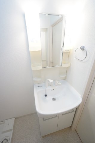 洗面設備　※同物件・反転タイプの写真です。