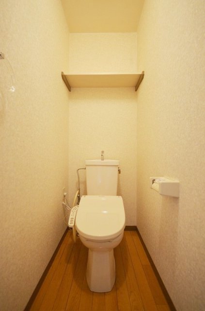 トイレ　同物件別号室の写真です。