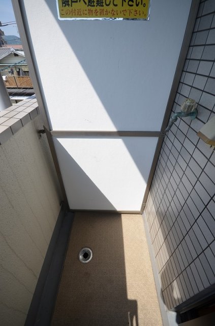 バルコニー　同物件別号室の写真です。